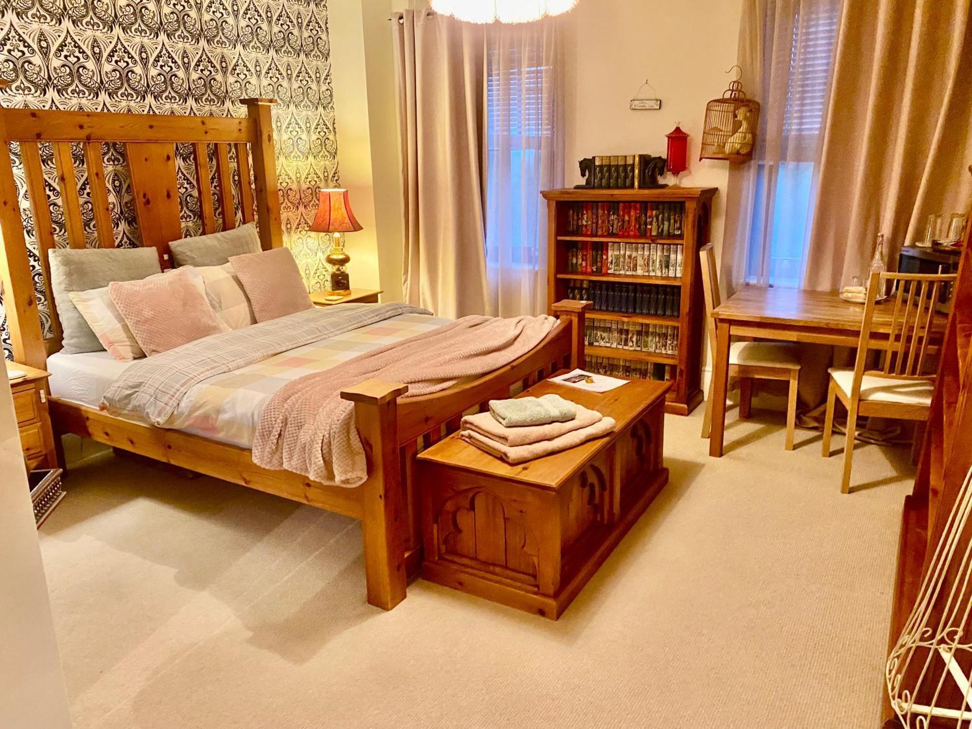 Upton Country Park Guest House Northampton Buitenkant foto